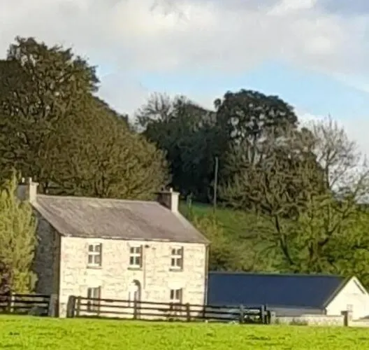 Nyaraló The Hollow Tullow