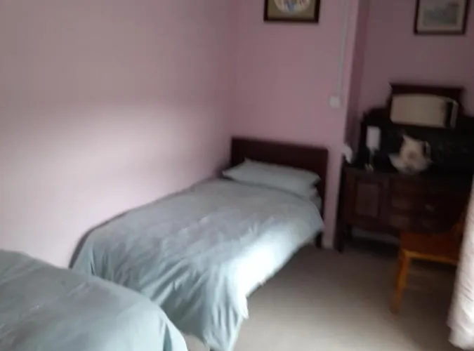 Nyaraló The Hollow Tullow